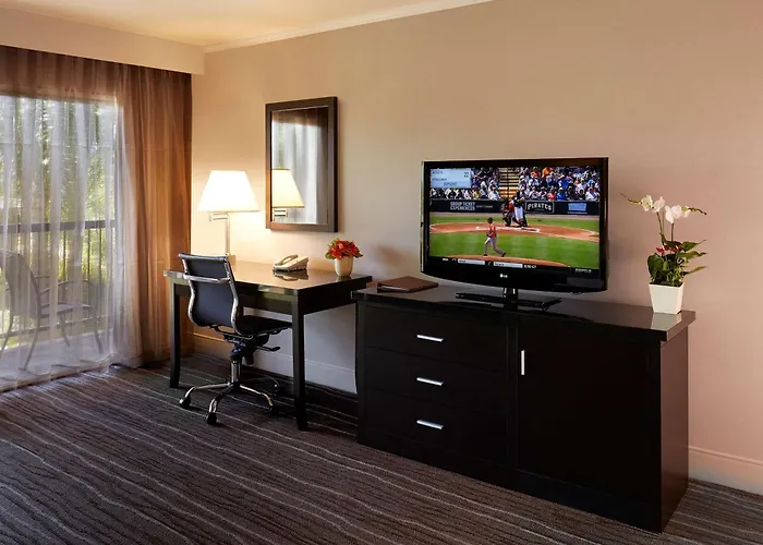 Doubletree By Hilton Claremont