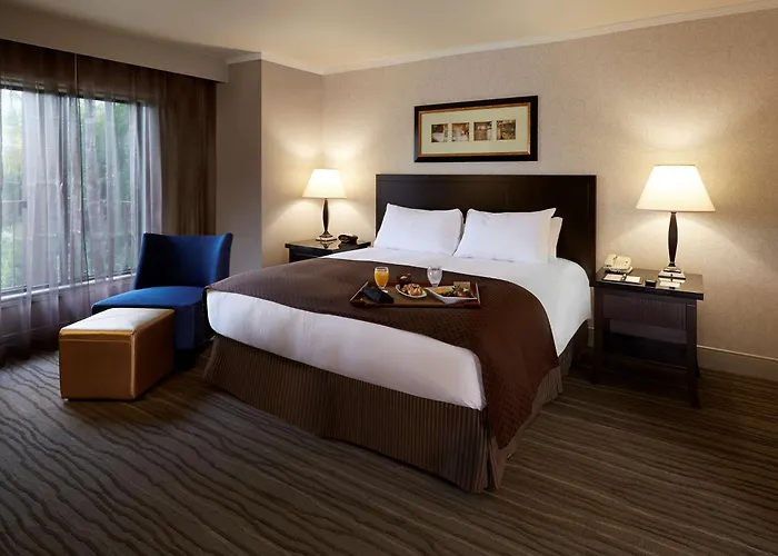 Doubletree By Hilton Claremont