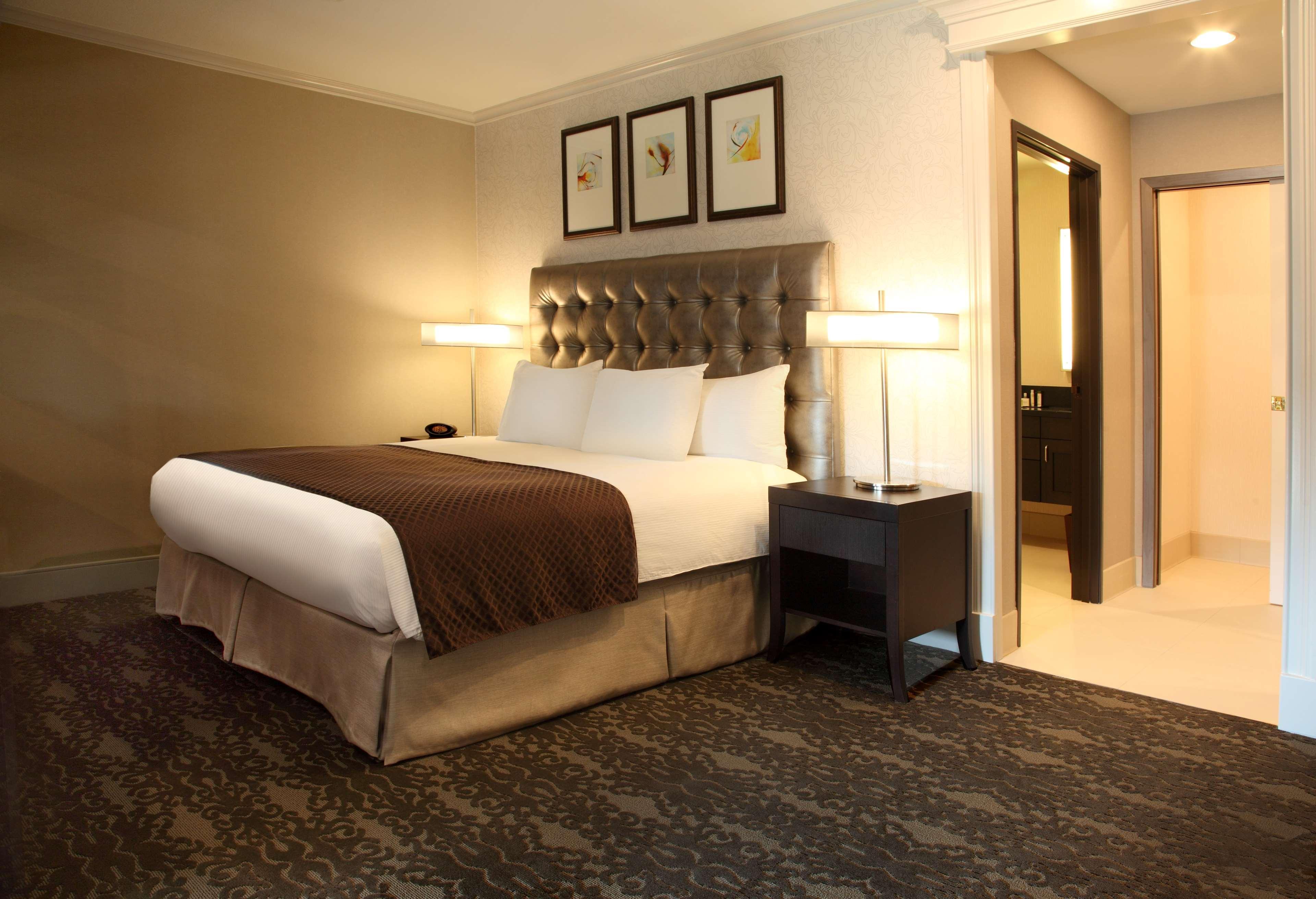 Doubletree By Hilton Hotel Claremont