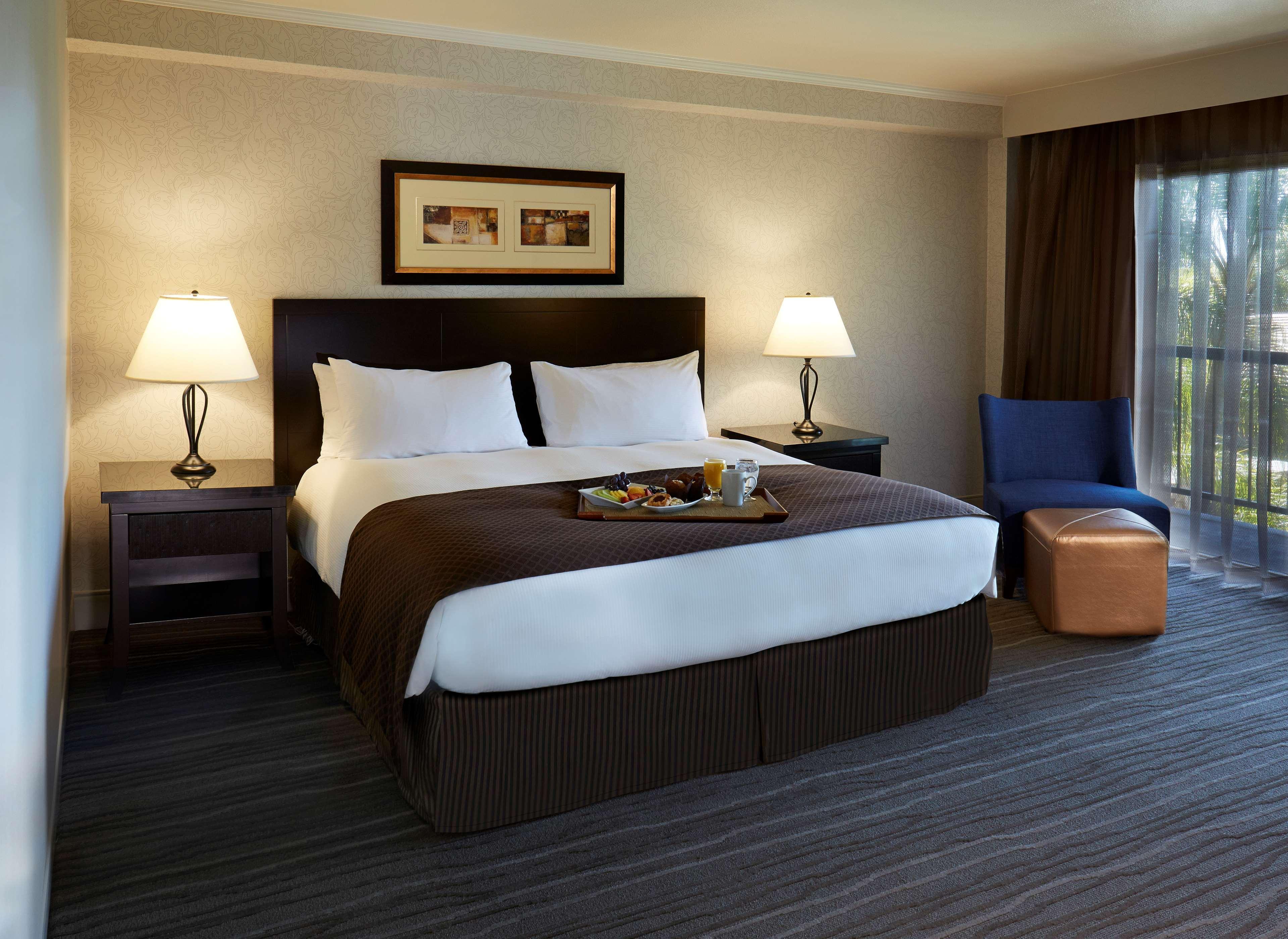 Doubletree By Hilton Claremont