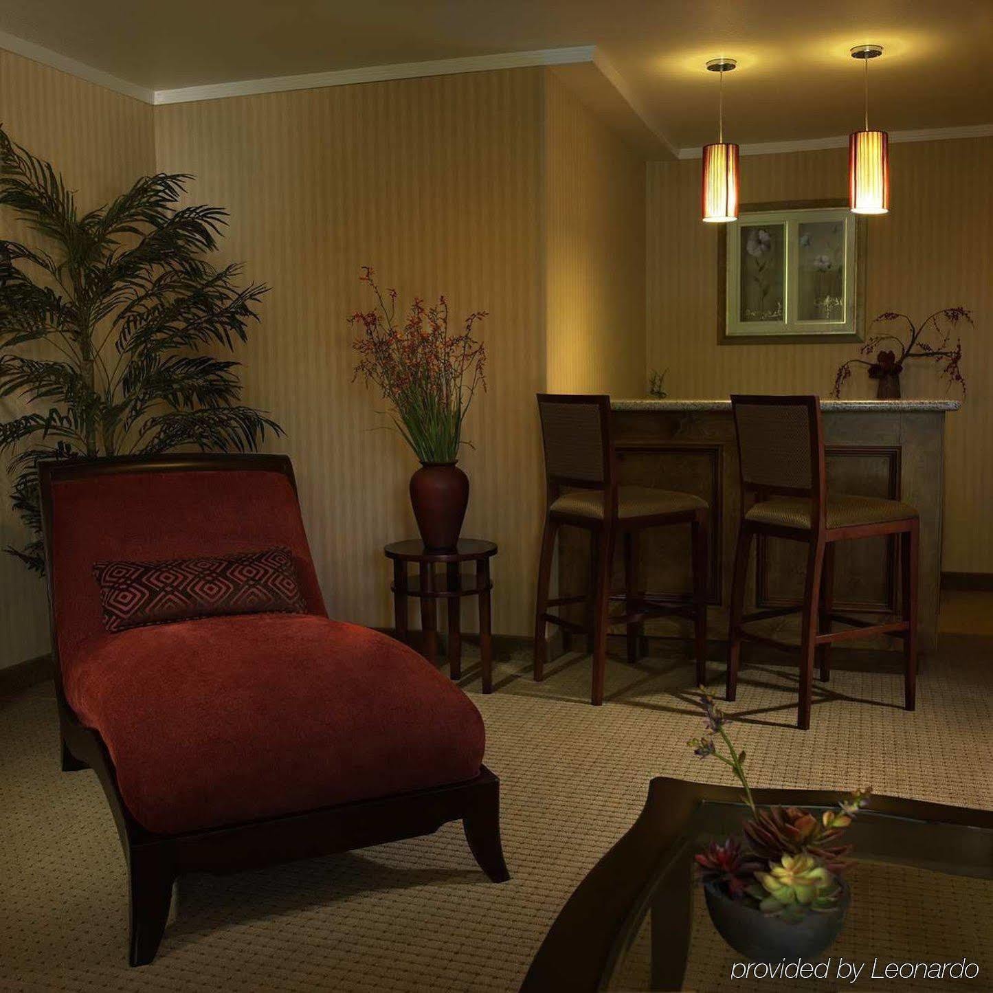 Hotel Doubletree By Hilton Claremont